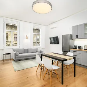  Apartment Modern Penthouse In A Century Old Building
